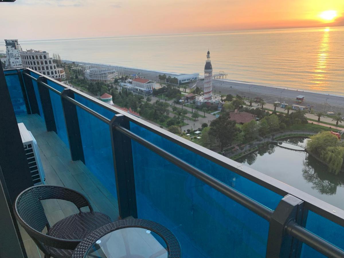 Orbi City Suites Батуми Экстерьер фото