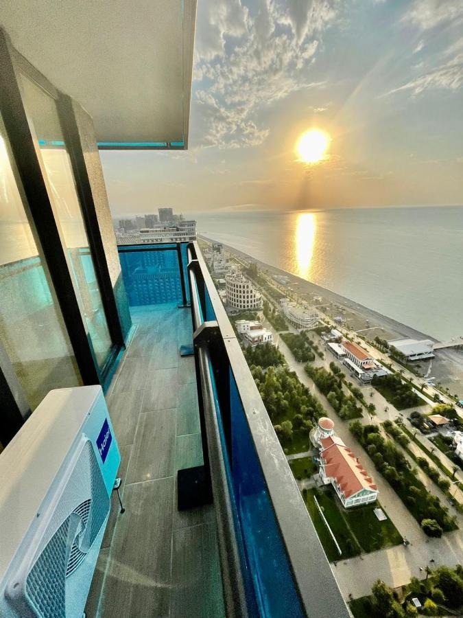 Orbi City Suites Батуми Экстерьер фото